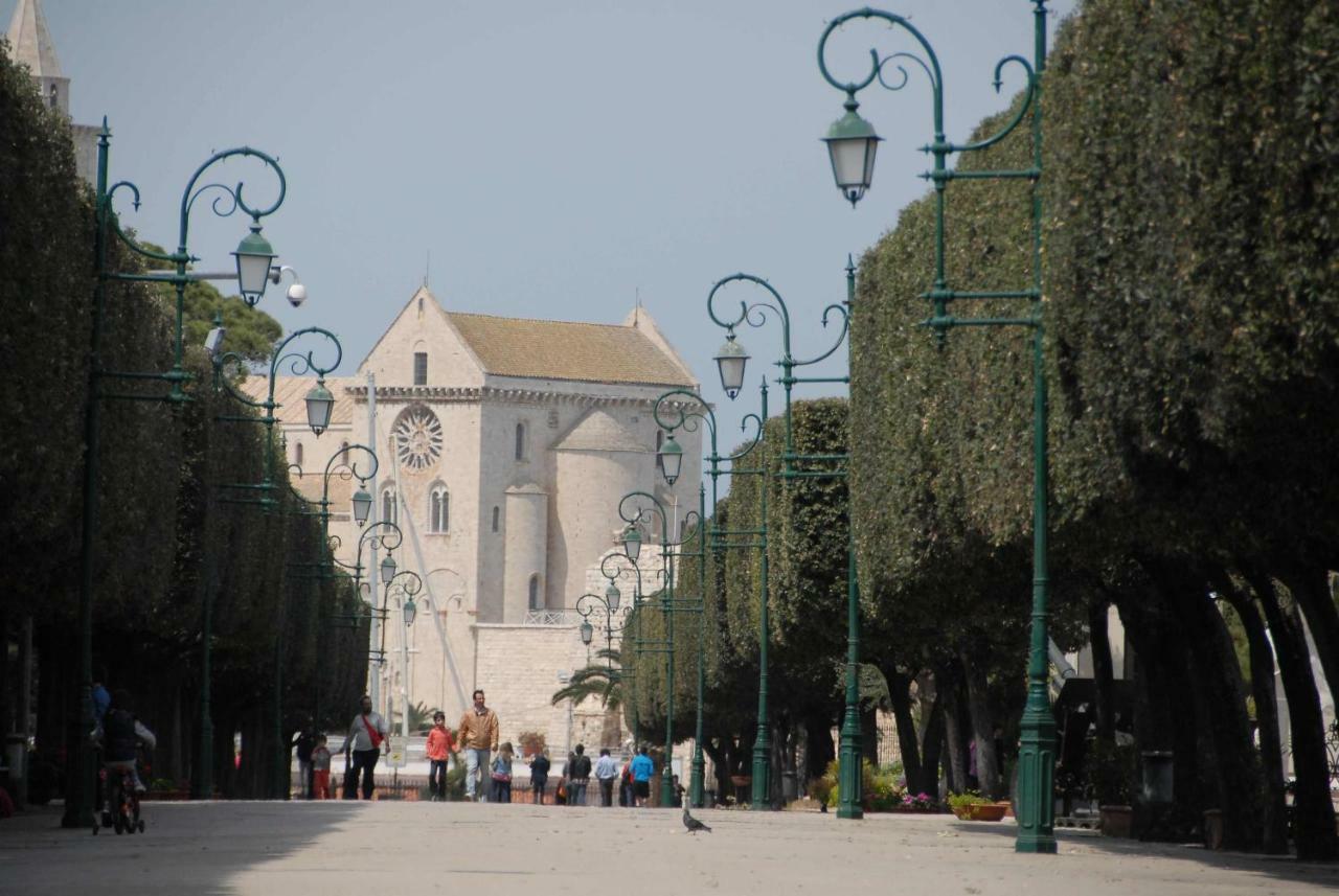 B&B Fabricanovantacinque Trani Kültér fotó